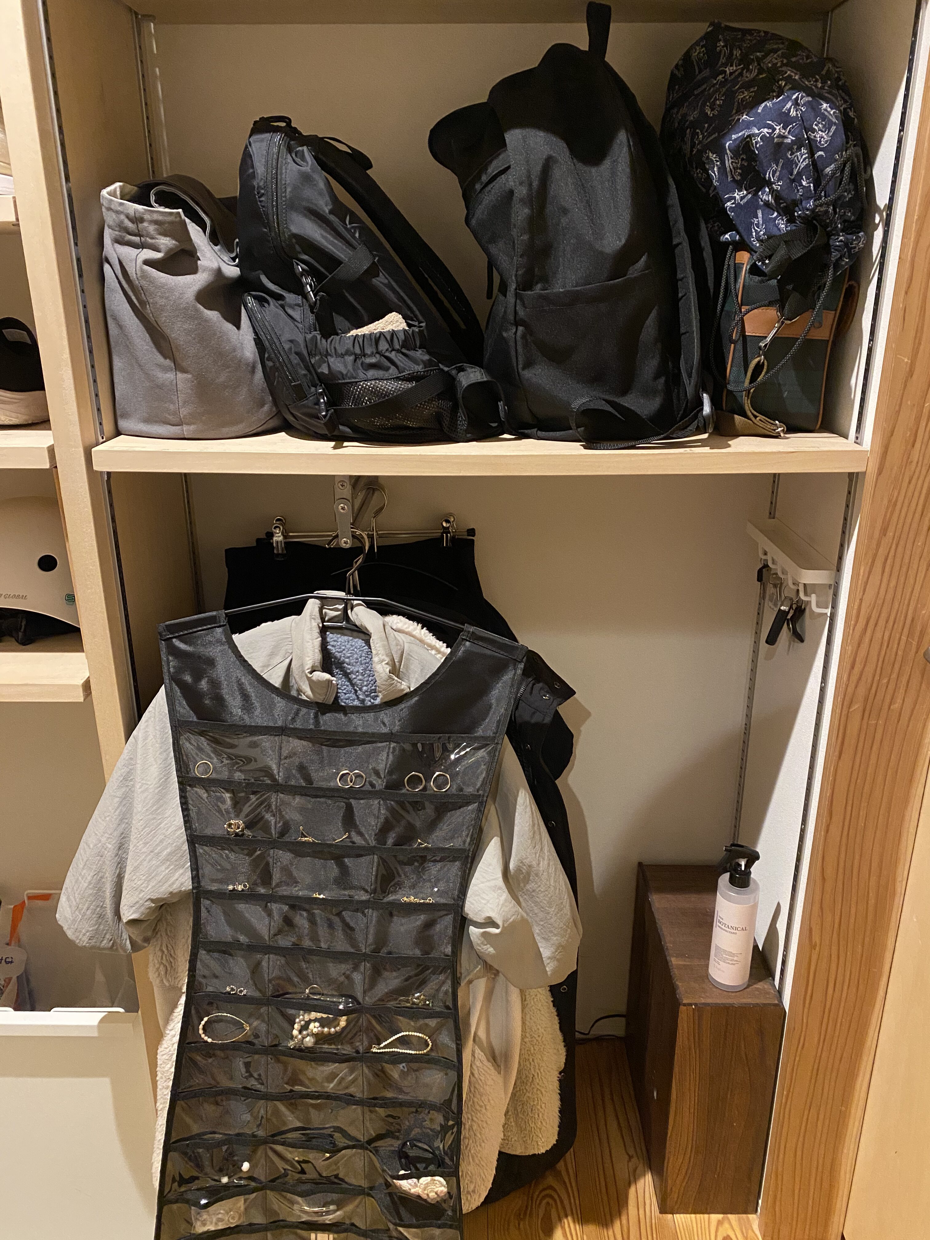 シューズクローク　収納　実例　毎日使うもの