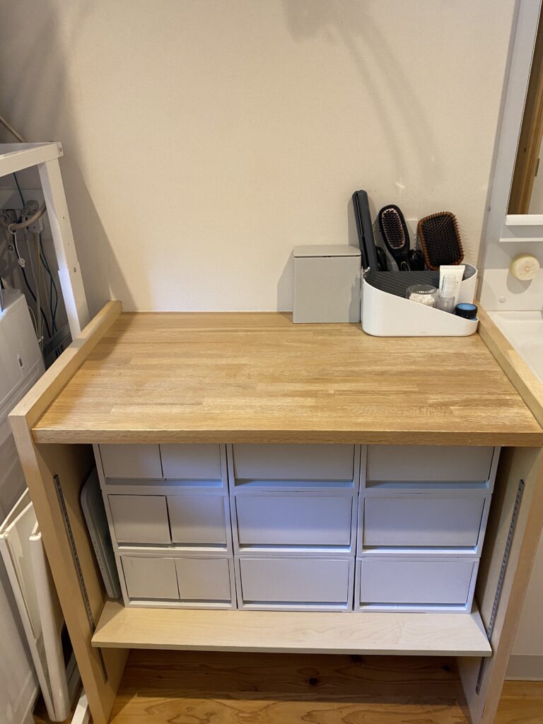 洗面脱衣所　作業台　衣類収納ケース