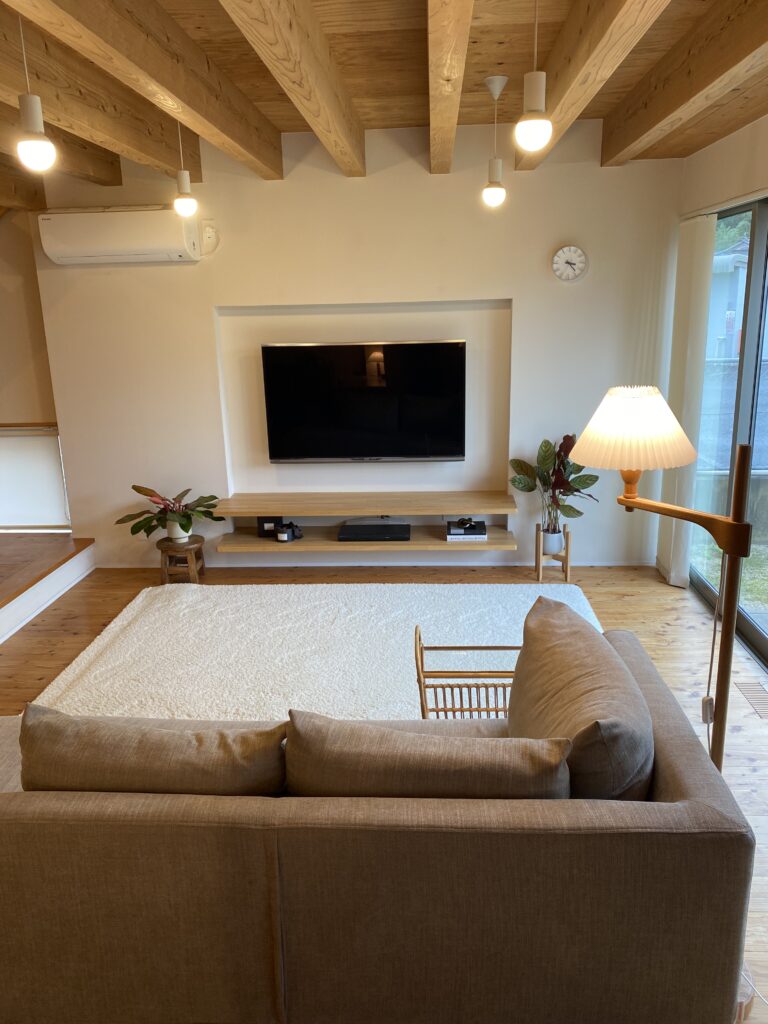 スッキリしたリビングの写真