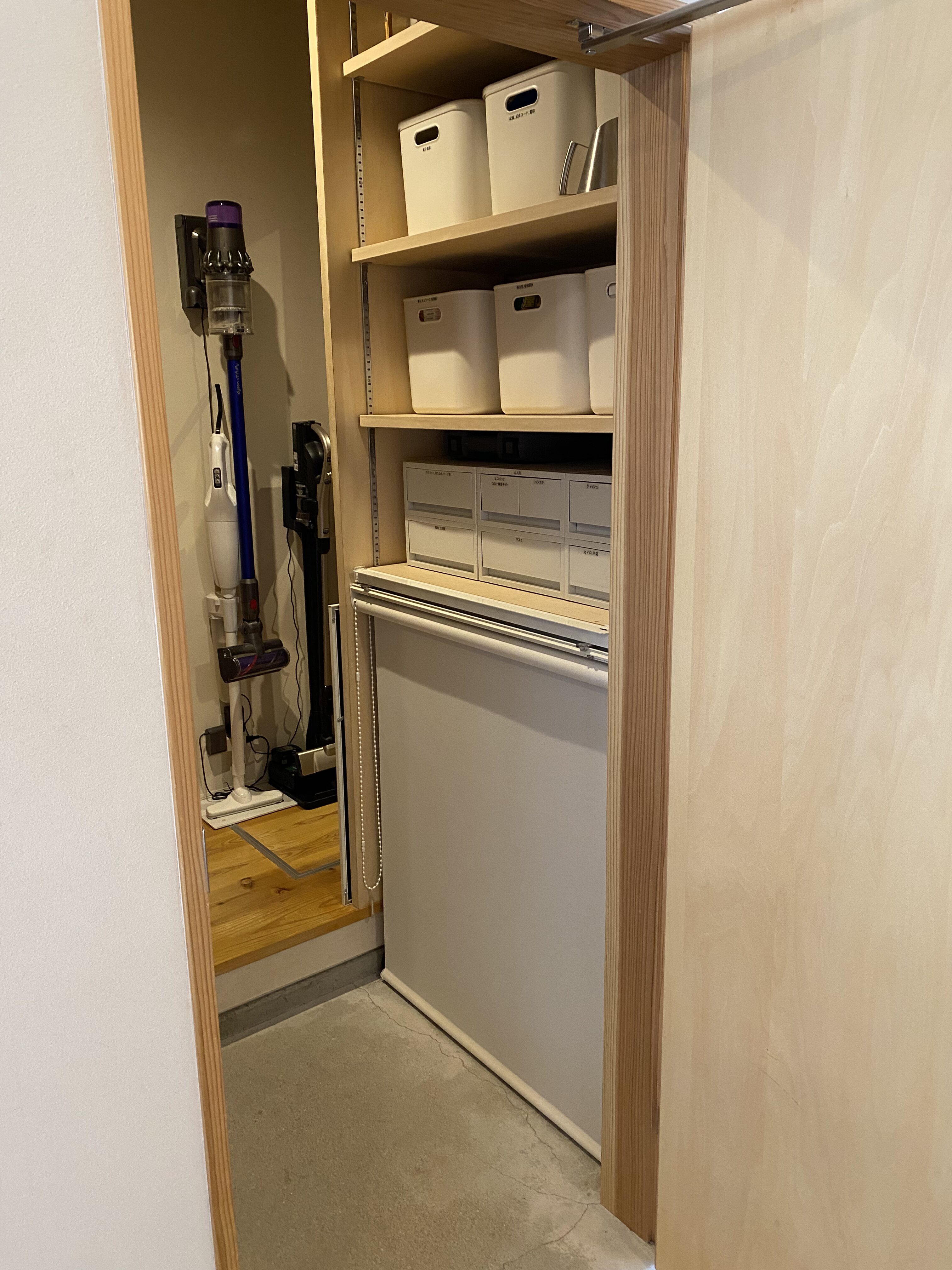 シューズクローク右側全体像