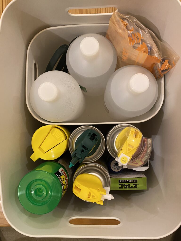 ざっくり収納実例　スプレー缶