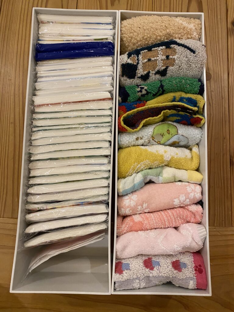 シューズクローク　小物収納　子供用　ハンカチ　ティッシュ