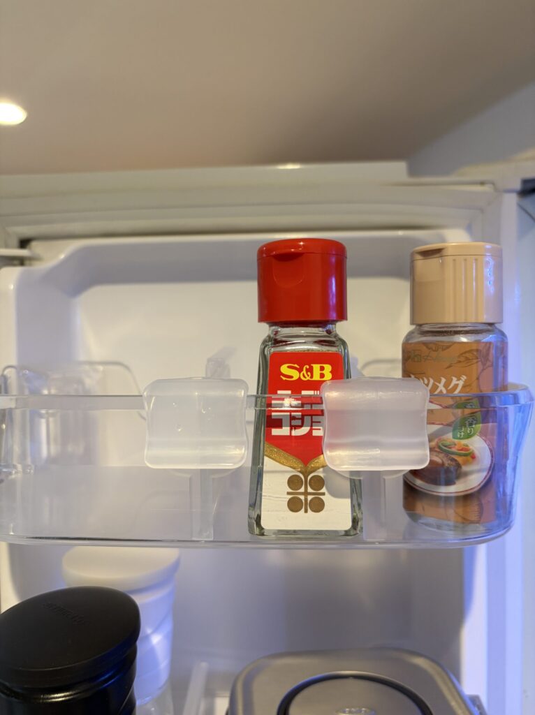 冷蔵庫左ドア 上段 出番が少ない 調味料 収納実例