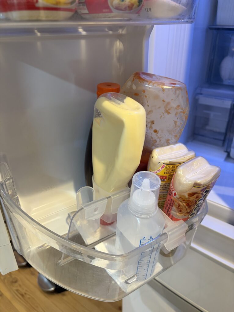 冷蔵庫左ドア 下段 チューブ調味料 ホルダー収納 実例