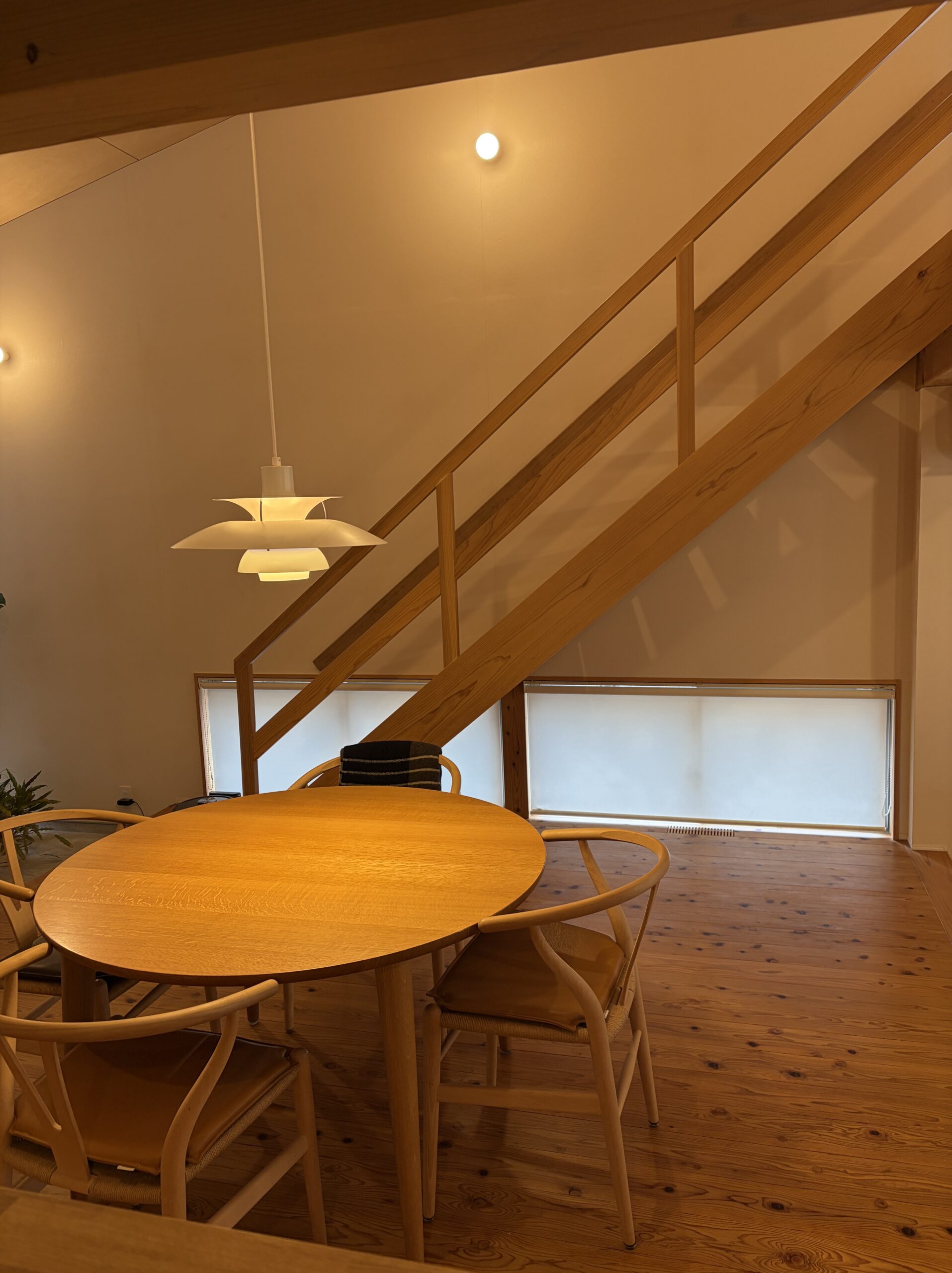 ダイニング　階段下余白