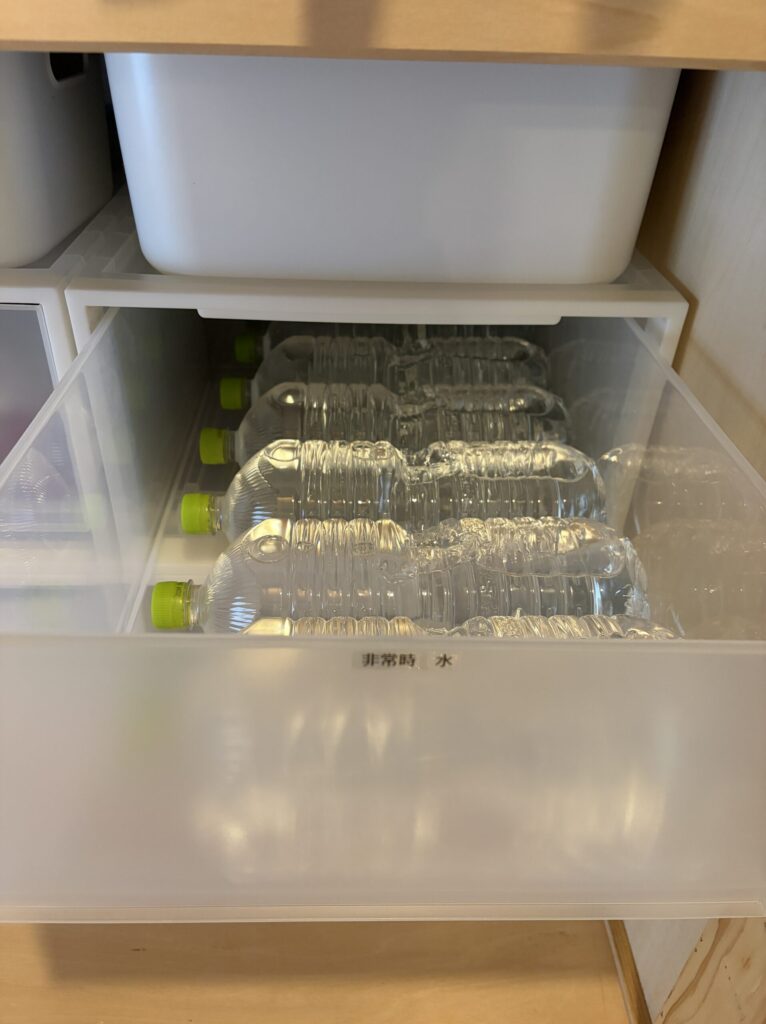 押し入れ収納備蓄水